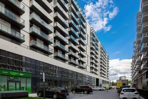 Exterior - Prymasa Tysiąclecia 83A Warsaw | Beautiful Apartment | Parking | Air Conditioning (Warszawa)