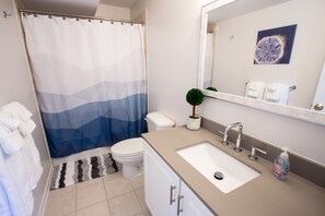 Combined shower/bathtub - GORGEOUS! 5 BR-POOL COMMTY-19855 Church St, Rehoboth Beach (Rehoboth Beach)