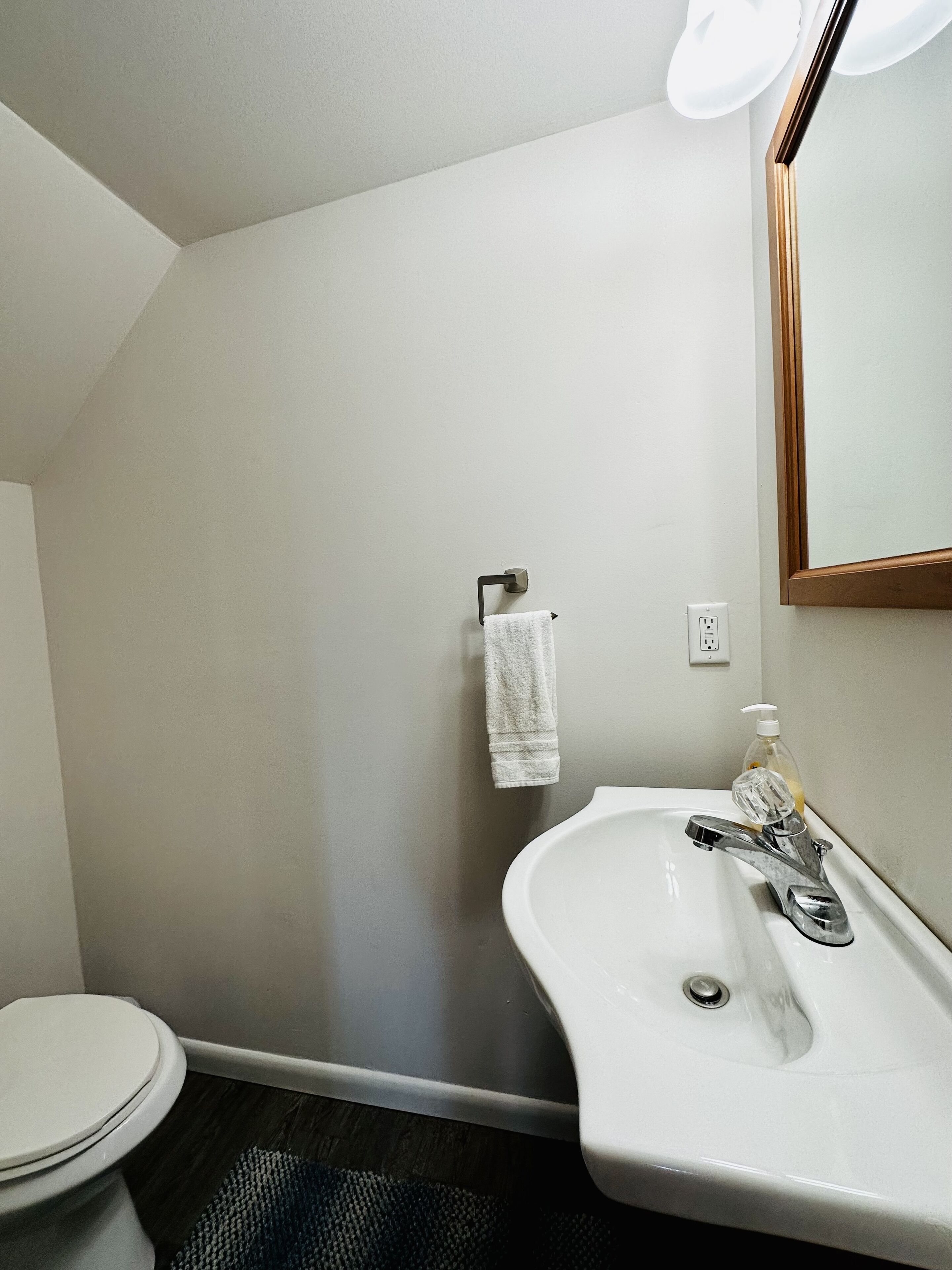 Paradise Pines: 4 BR 2.5 BA 7 beds cabin-like home 15 mins Ocean City Boardwalk