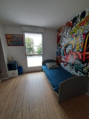 3 chambres, fer et planche à repasser, Wi-Fi gratuit, draps fournis