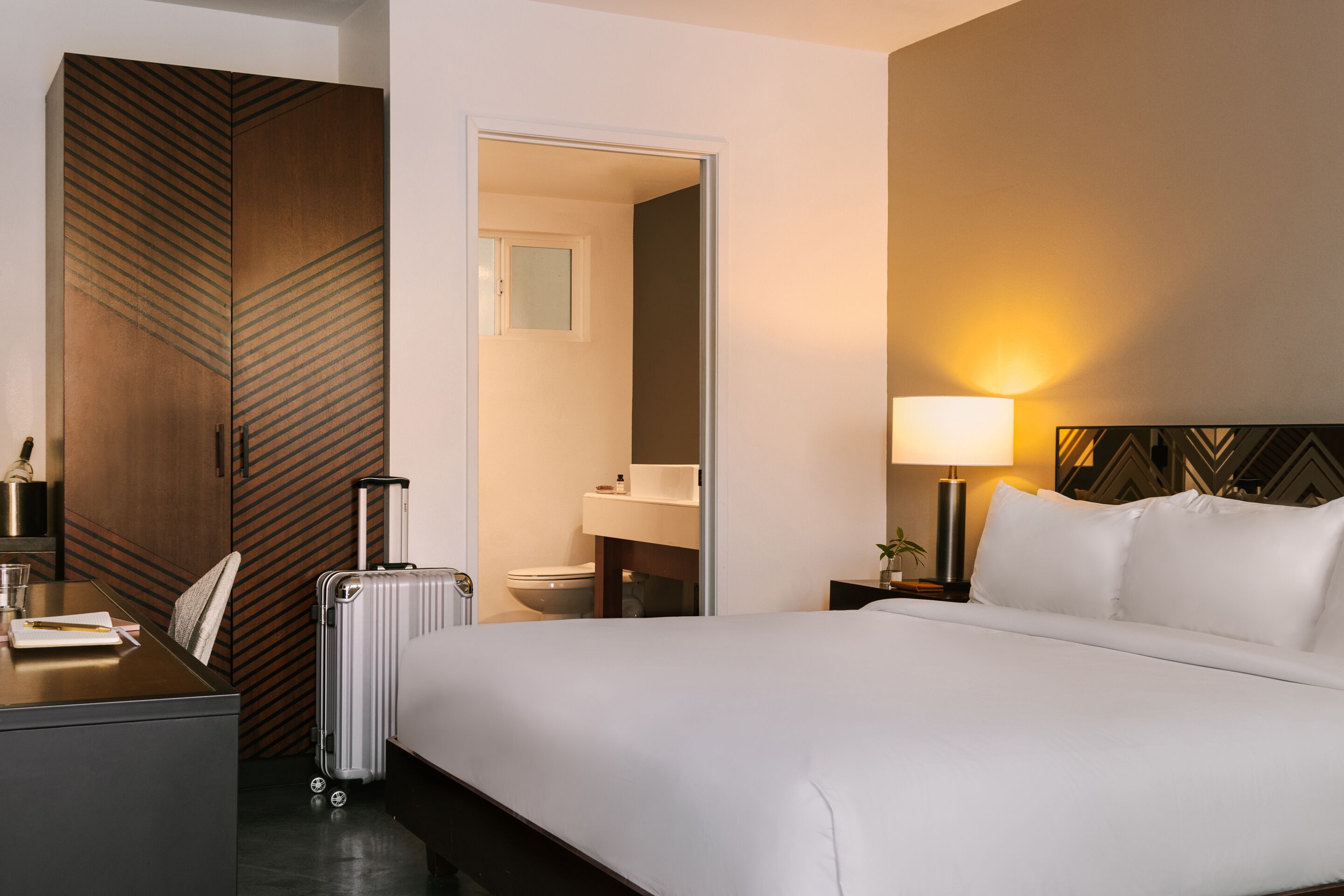 The V powered by Sonder | King Room w/ Terrace