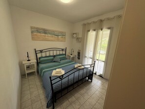 3 chambres, fer et planche à repasser, lit parapluie, Wi-Fi gratuit