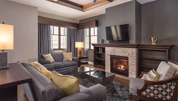 TV, fireplace
