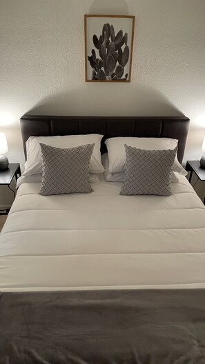 3 chambres, fer et planche à repasser, lit de bébé portatif, Wi-Fi
