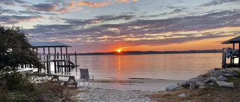 Liegestühle, Strandtücher