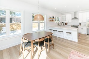 Microonde, lavastoviglie, macchina per tè/caffè