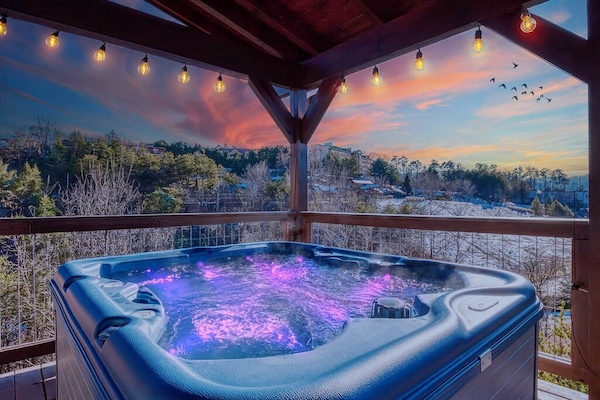 5 person hot tub