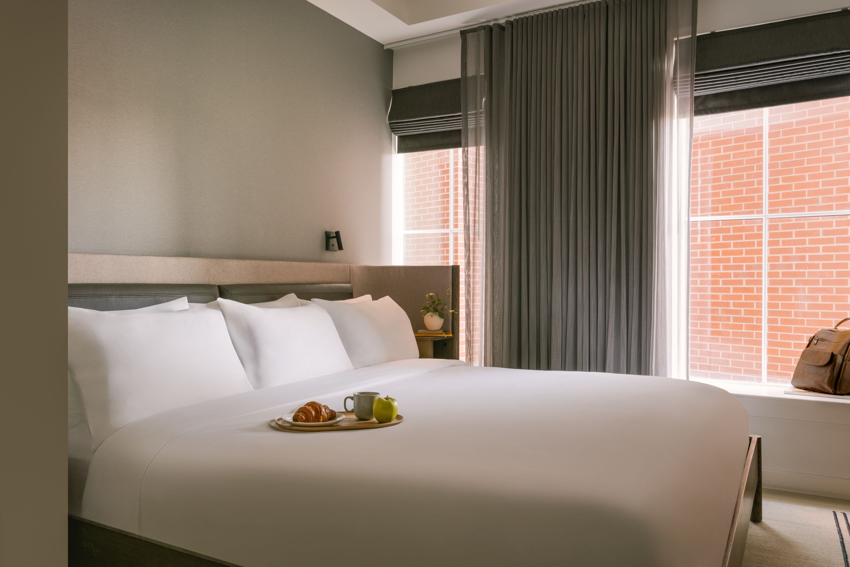 Sonder 907 Main | King Room