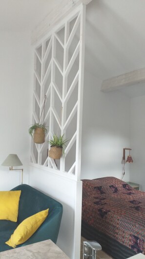 1 chambre, lit parapluie, Wi-Fi gratuit, draps fournis