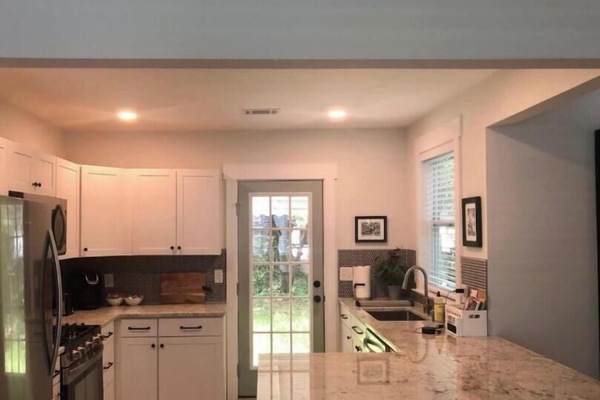 KĂŒhlschrank, Mikrowelle, Ofen, Herdplatte