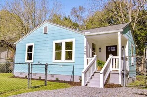 Exterior - Arthouse, freshly renovated 2 bedroom residential (North Charleston)