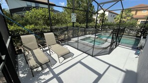 Sisäuima-allas, ulkouima-allas