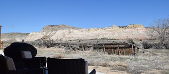 ADA accessible, quaint and spacious cabin in the heart of Bryce Canyon Country 