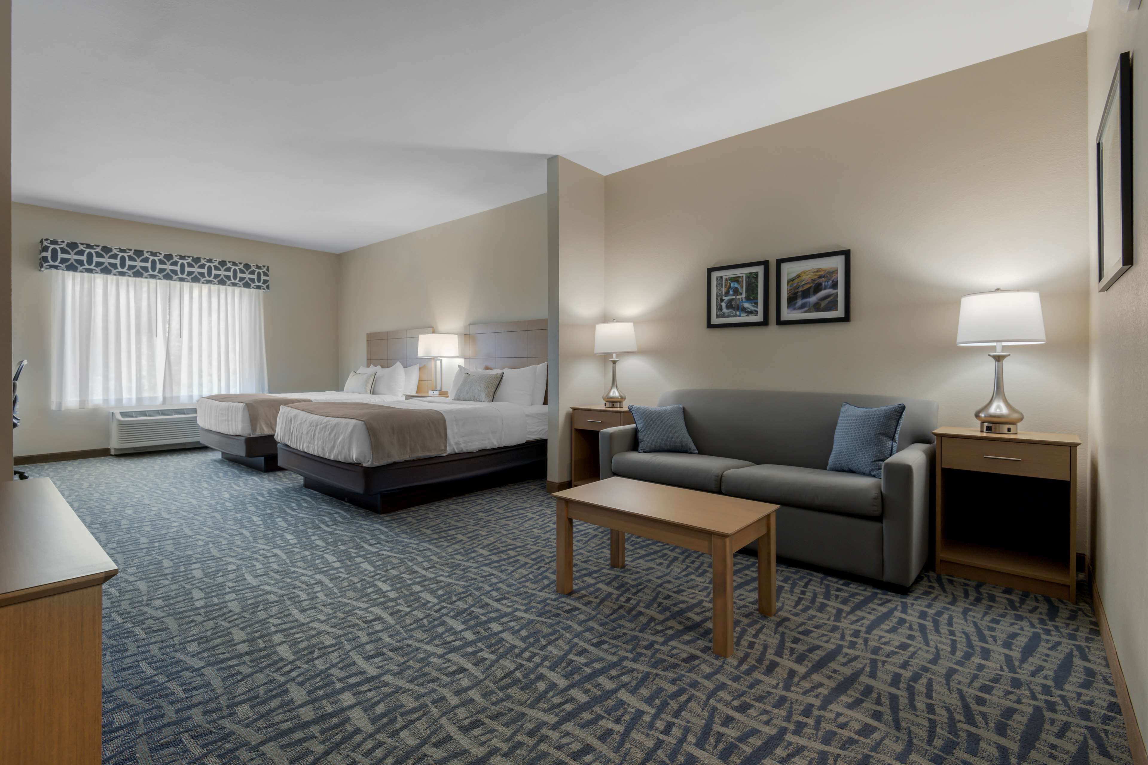 suite, 2 queen beds, non smoking, refrigerator & microwave (with sofabed) | free wifi, bed sheets