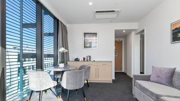 Executive Suite, 1 King Bed with Sofa bed