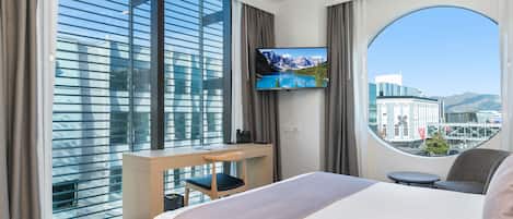 Executive-Studio, 1 King-Bett, Stadtblick | 1 Schlafzimmer, Minibar, Schreibtisch, laptopgeeigneter Arbeitsplatz
