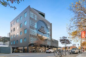 Executive-studio, 1 suuri parisänky, kaupunkinäköala | Majoituspaikan julkisivu