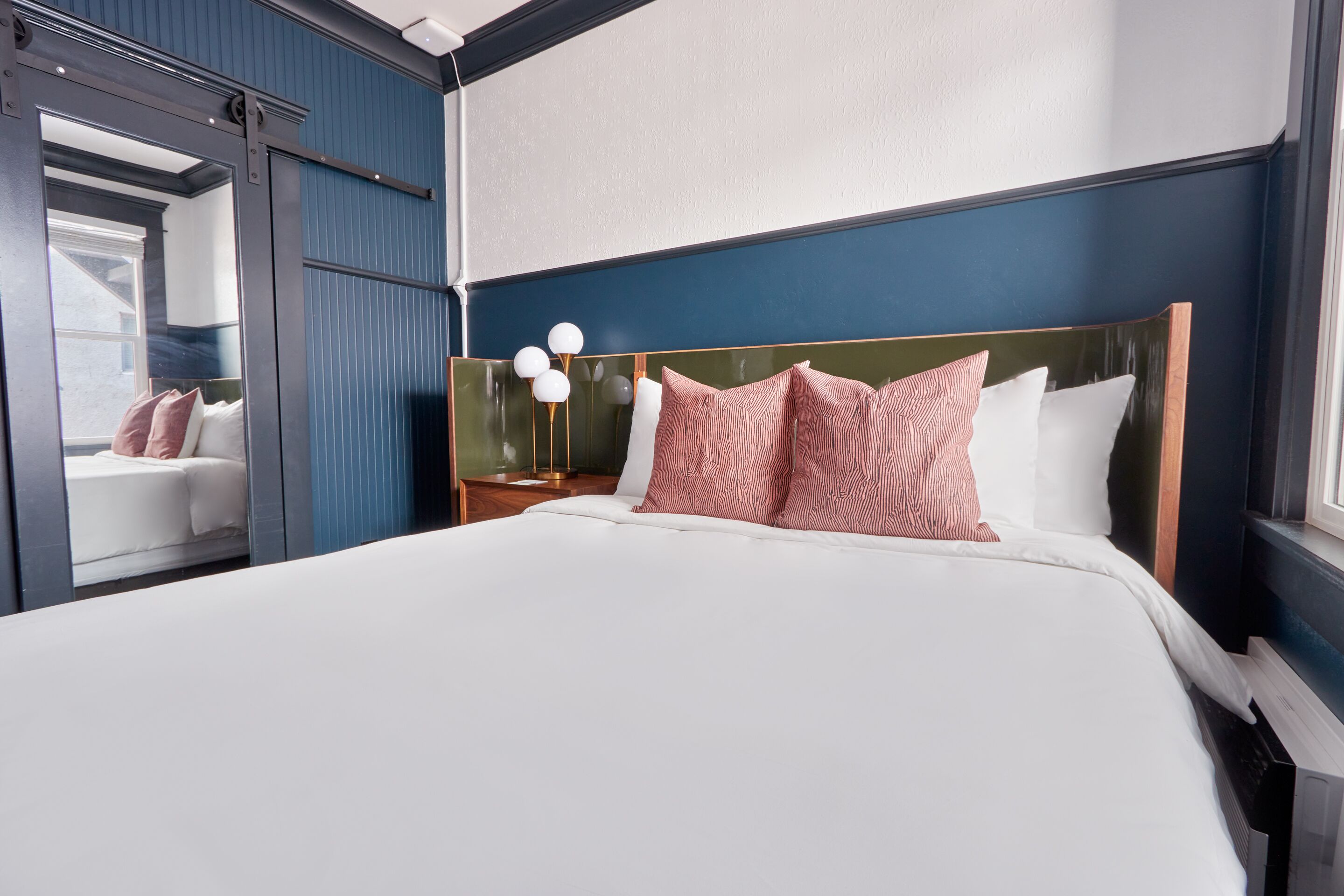 Sonder The Baker | Full Room