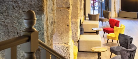 Coin salon dans le hall