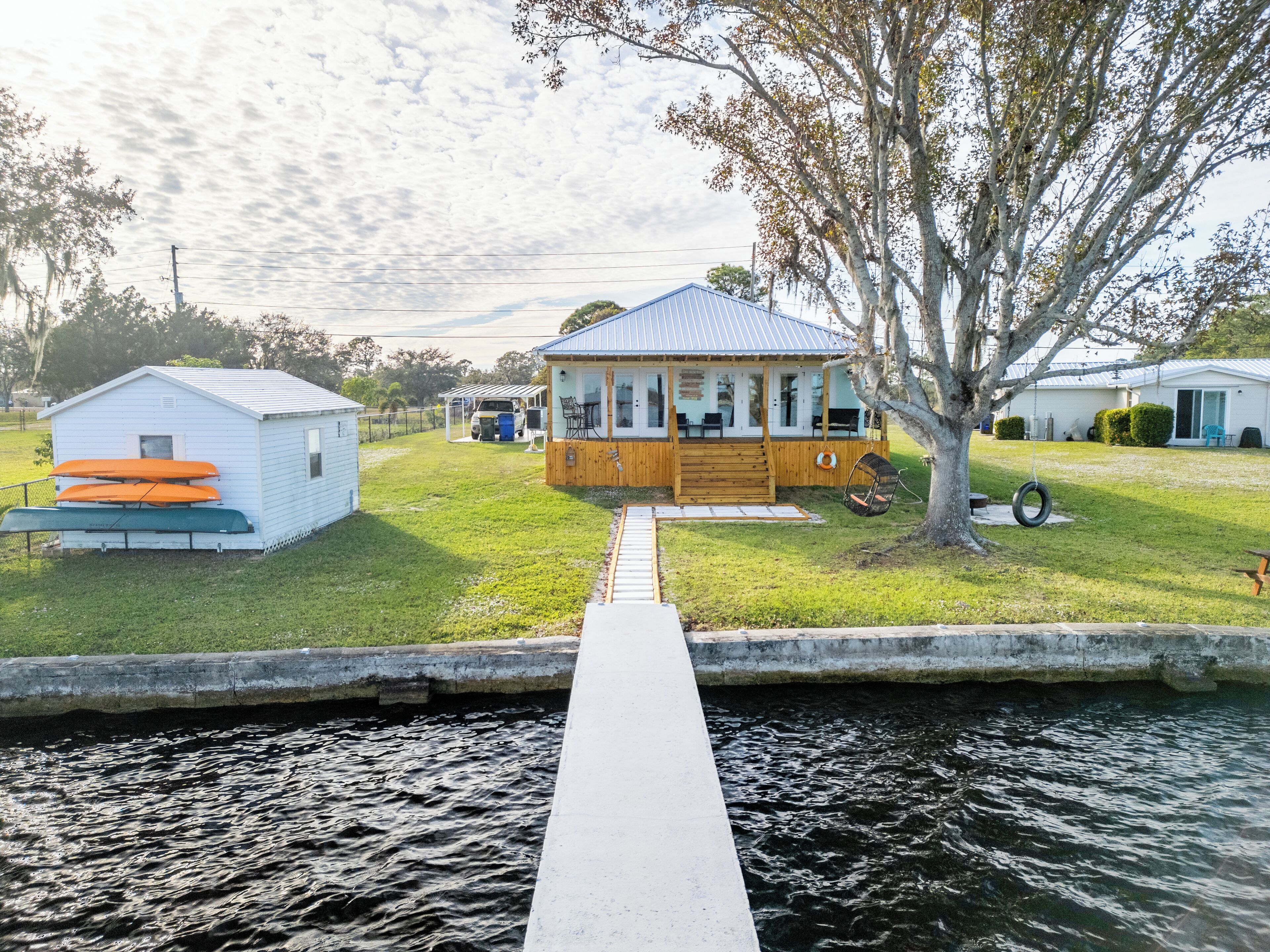 المنشأة من الخارج