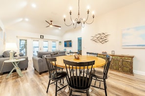 Dining - Lake Sebring Sweet Serenity  (Sebring)