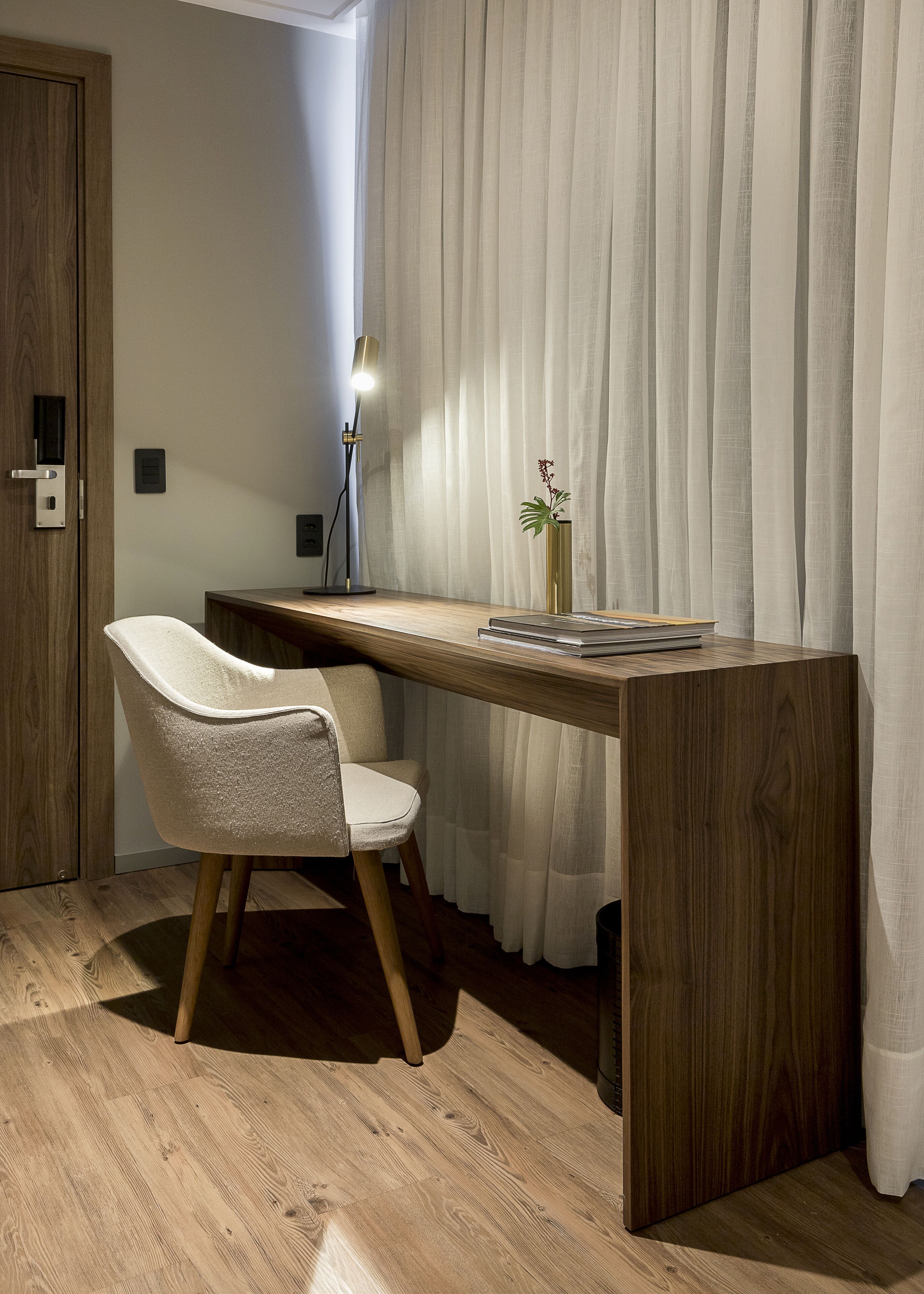 premium bedding, pillow-top beds, minibar, in-room safe