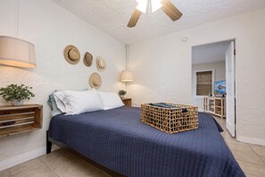 1 bedroom, free WiFi, bed sheets, wheelchair access - The Blue House (Truth or Consequences)