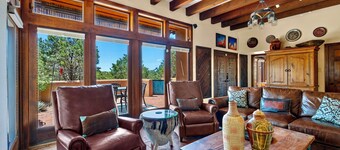 Private Upscale Mountain View Retreat just  12 Minutes From The Santa Fe Plaza.