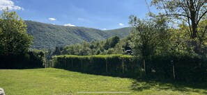Property grounds - Country house for 15 people, waterfront in the Ardennes nature park (Revin)