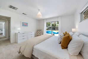 3 bedrooms, desk, iron/ironing board, travel crib
