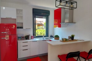 Fridge, oven, stovetop, dishwasher - Bnbook The terminal - 2bedrooms apartment (castelnovate)