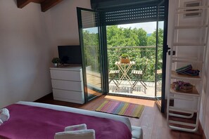 2 bedrooms, iron/ironing board, WiFi, bed sheets - Bnbook The terminal - 2bedrooms apartment (castelnovate)