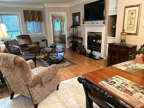 Smart TV, fireplace, DVD player