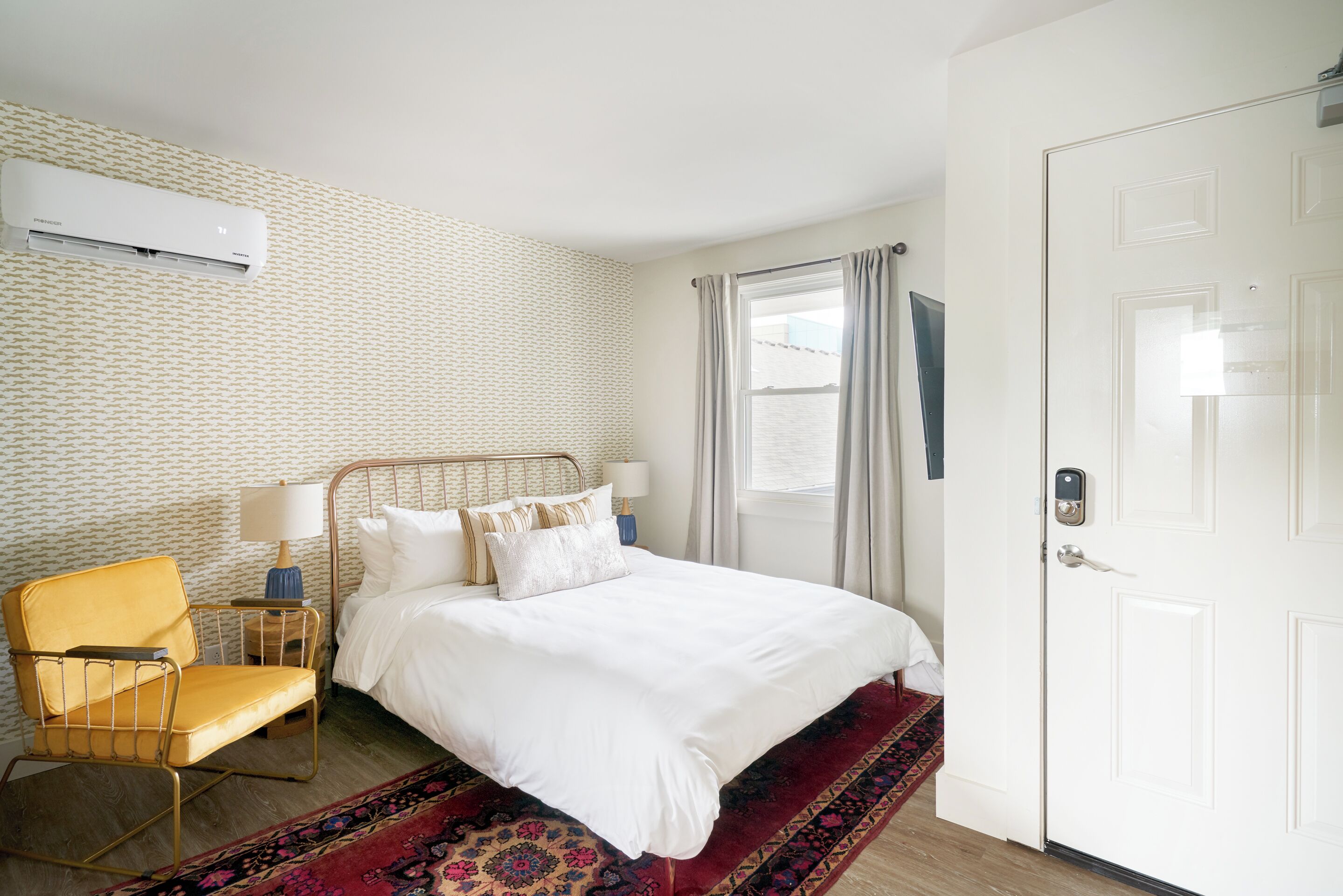 Sonder The Stat | Queen Studio Apartment