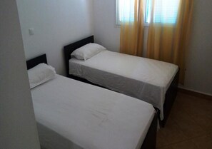 3 bedrooms, bed sheets