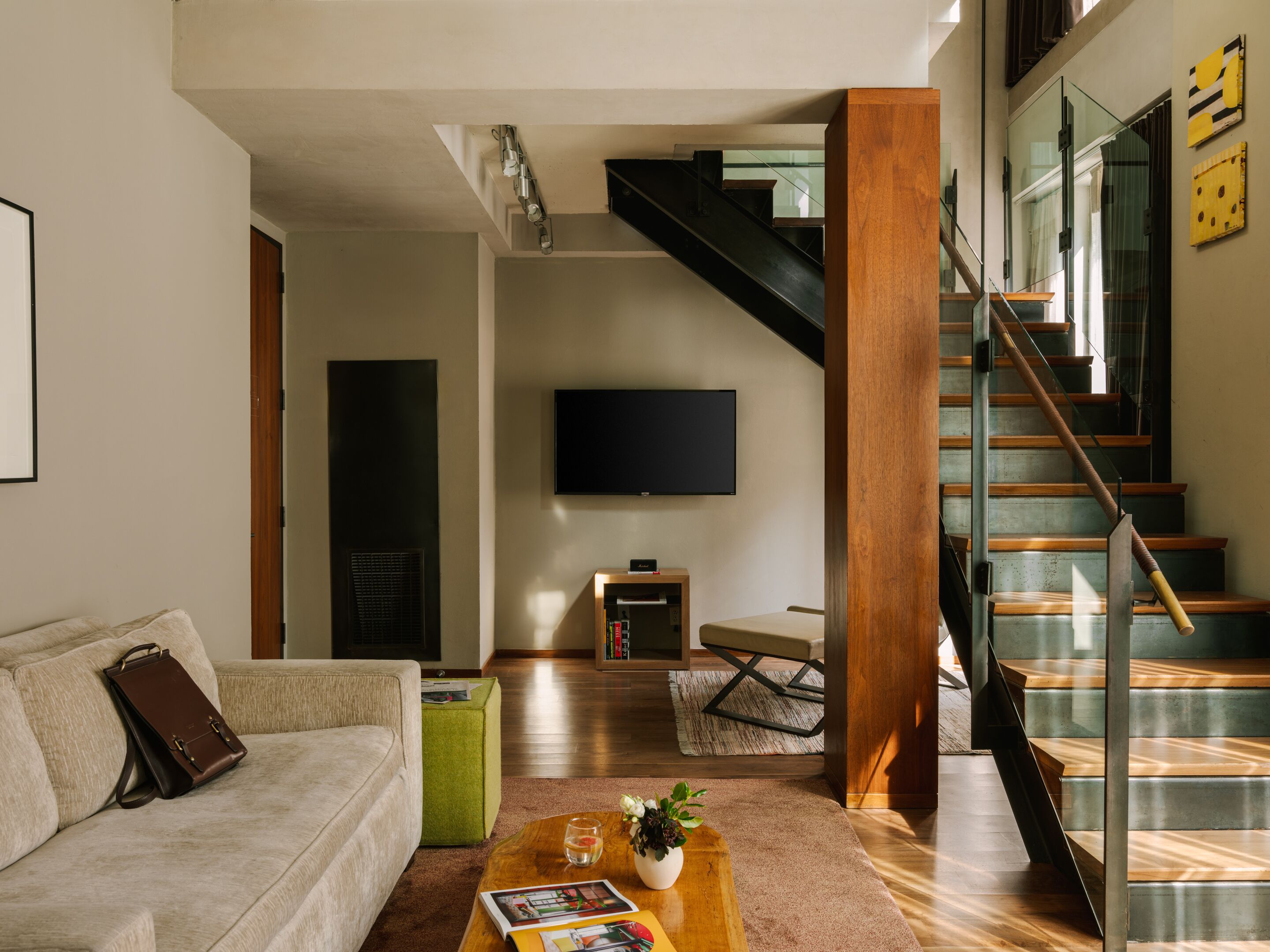 Chambers powered by Sonder | Lofted King Suite