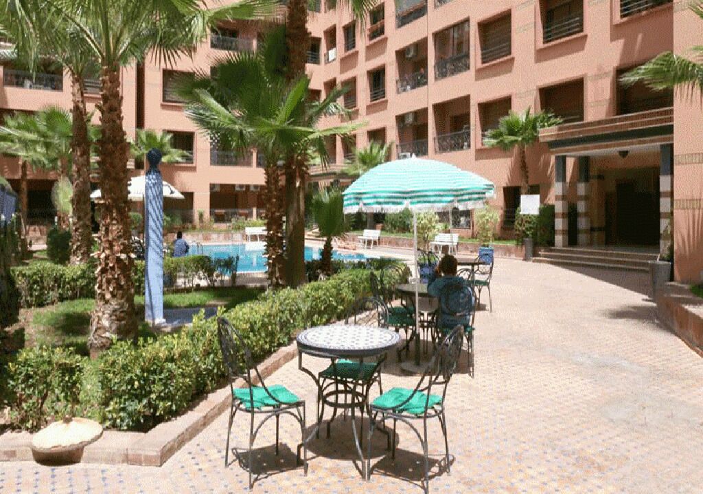 屋外ダイニングエリア