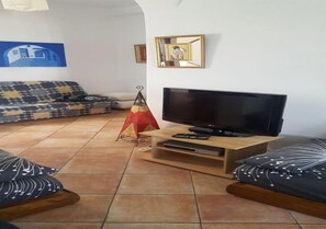 TV