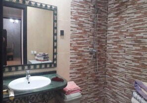 Doccia, bidet, asciugamani
