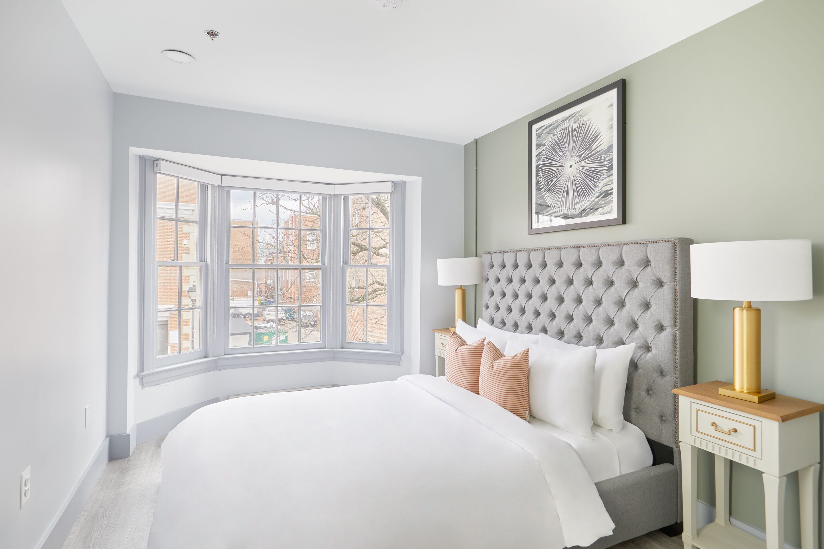 Sonder The Grace | One-Bedroom Apartment