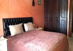 2 bedrooms, bed sheets