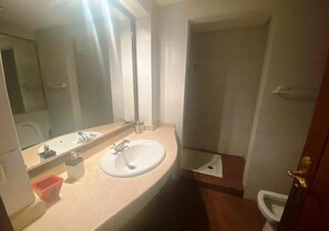 Een bad, een bidet