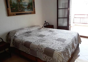 3 bedrooms, bed sheets
