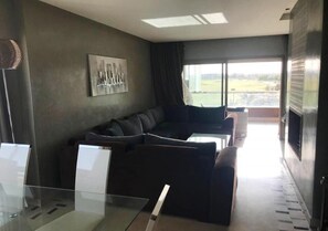 Téléviseur, foyer