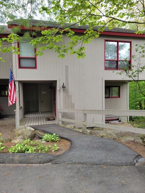Exterior - Mountain Home with A/C + Spectacular Views Of Loon (Lincoln)