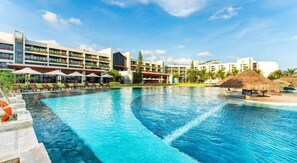 Pool - Vietsovpetro Dalat Hotel (Da Lat)