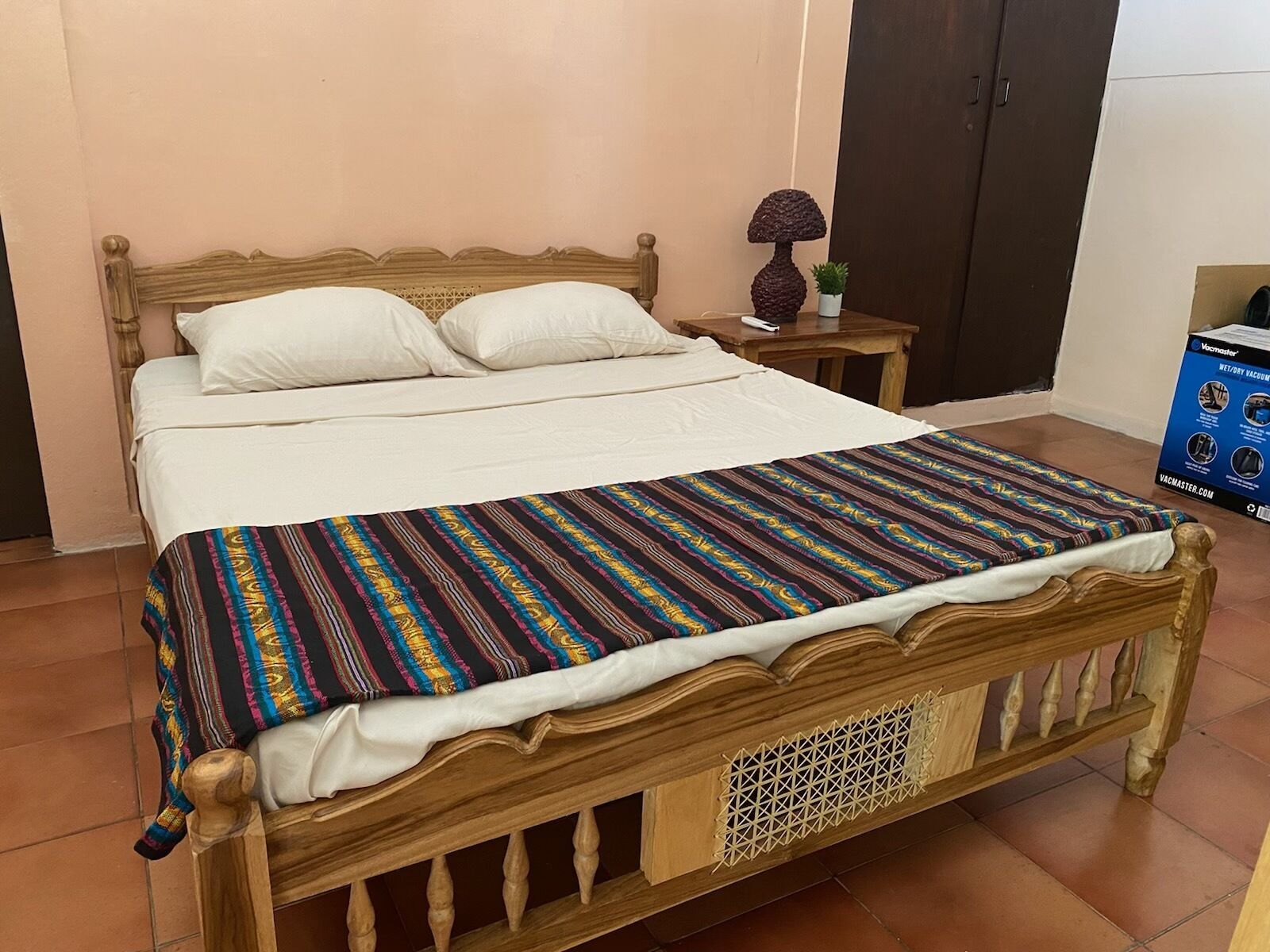 2 makuuhuonetta, ilmainen Wi-Fi, vuodevaatteet