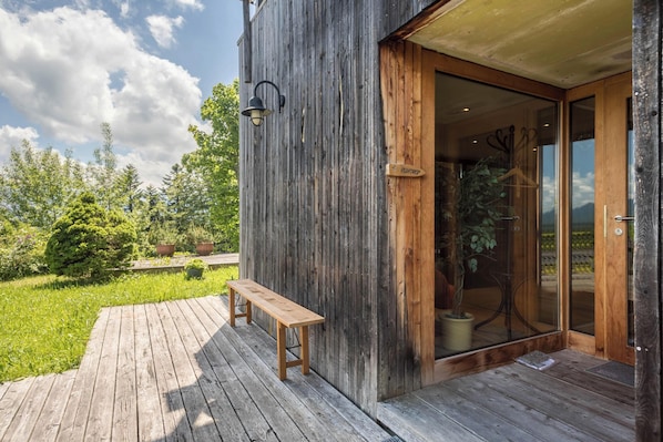 Exterior detail - Vacation Home "Haus der Sinne Bregenzerwald" with Mountain View & Balcony (Egg-Kaltenbrunnen)