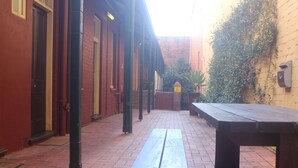 Outdoor dining - Boutique Style Fully Furnished Rooms in Ideal Location of North Sydney (North Sydney)