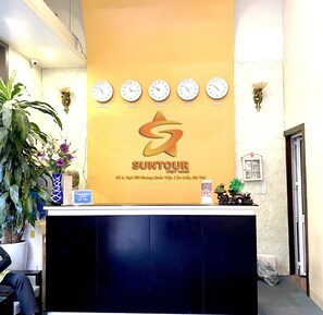 ฝ่ายต้อนรับ